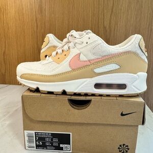 NEW Nike Women's AIR MAX 90 SE Sail Arctic Orange Phantom Size 7 DJ9997-101